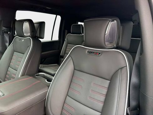New 2026 GMC Yukon XL AT4 Ultimate AWD/4WD image 20