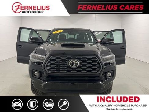 Used 2023 Toyota Tacoma TRD Sport w/ TRD Premium Sport Package AWD/4WD image 12
