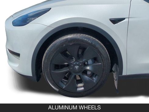 Used 2023 Tesla Model Y Long Range AWD/4WD image 11