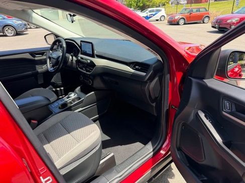 Used 2022 Ford Escape SE w/ Convenience Package FWD image 25