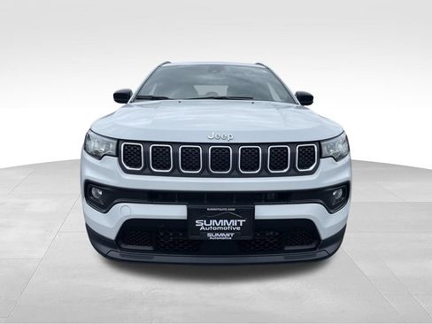 Used 2024 Jeep Compass Latitude AWD/4WD image 23