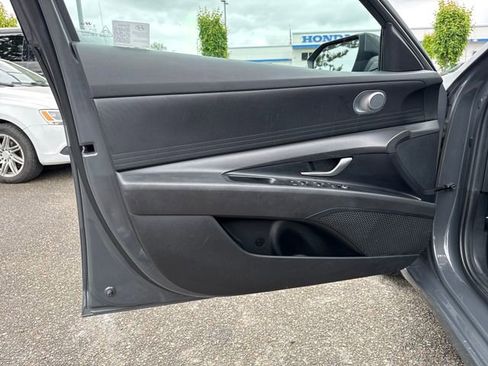 Used 2024 Hyundai Elantra SEL FWD image 16