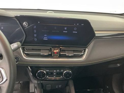 Used 2025 Chevrolet TrailBlazer ACTIV w/ Convenience Package AWD/4WD image 18