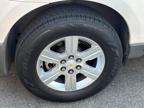 Used 2012 Chevrolet Traverse LT FWD image 4