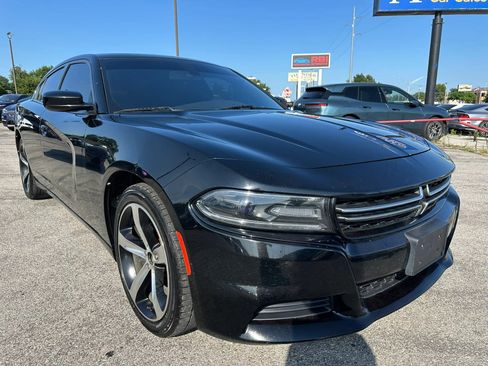 Used 2017 Dodge Charger SE RWD image 30