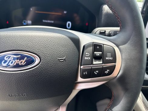 Used 2025 Ford Explorer Active w/ Active Comfort Package AWD/4WD image 26
