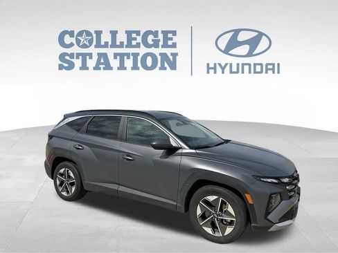 Used 2025 Hyundai Tucson SEL FWD image 4