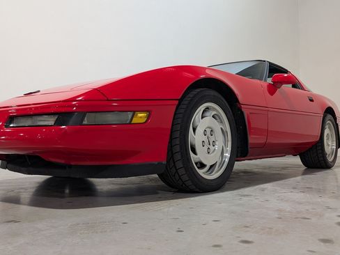 Used 1995 Chevrolet Corvette Coupe RWD image 4