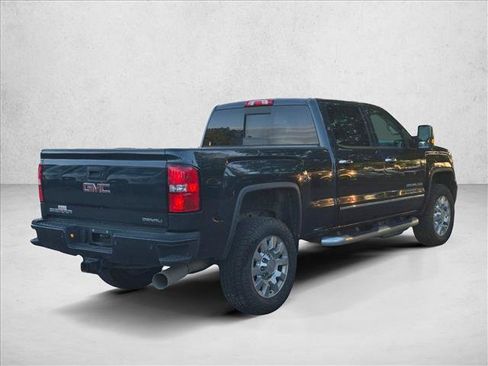 Used 2019 GMC Sierra 2500 Denali w/ Duramax Plus Package AWD/4WD image 5