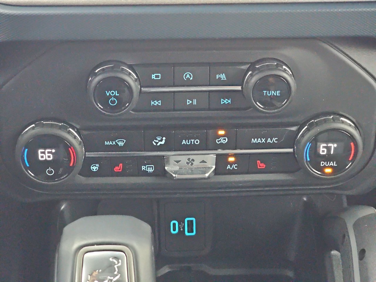 Used 2024 Ford Bronco Outer Banks AWD/4WD image 25