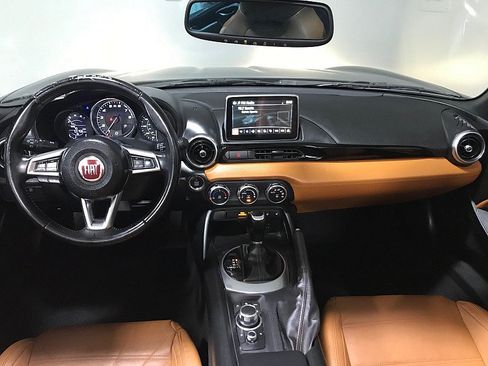 Used 2017 FIAT 124 Spider Lusso RWD image 31
