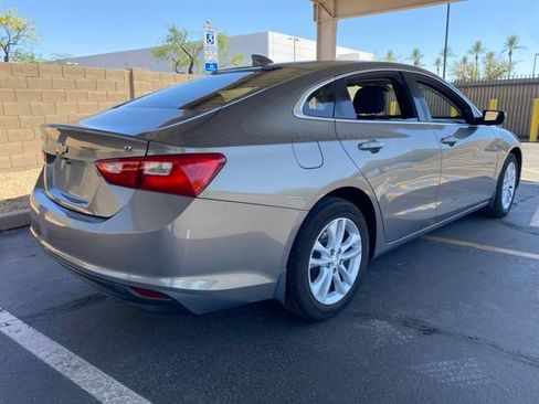 Used 2018 Chevrolet Malibu LT w/ LPO, Convenience Package 2 FWD image 3