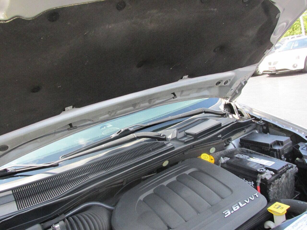 Used 2015 Chrysler Town & Country Touring w/ Driver Convenience Group FWD image 34