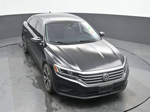 Used 2022 Volkswagen Passat 2.0T SE FWD image 26