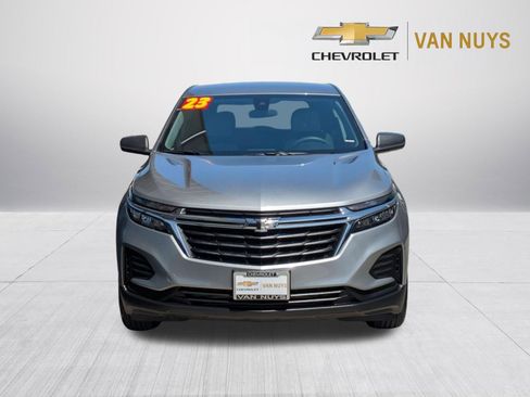 Used 2023 Chevrolet Equinox LS w/ LS Convenience Package FWD image 2
