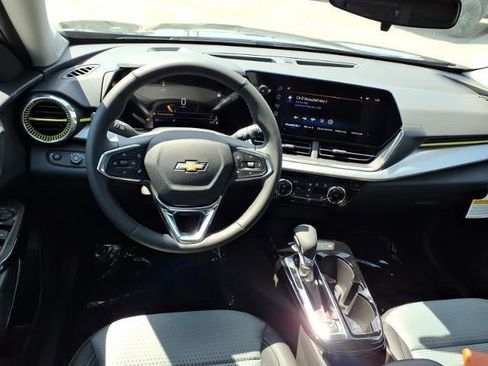 New 2026 Chevrolet Trax LT FWD image 17
