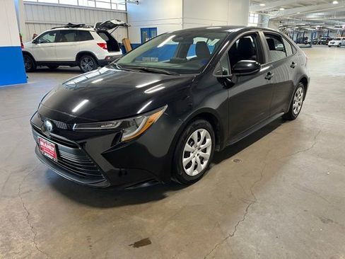Used 2023 Toyota Corolla LE FWD image 7