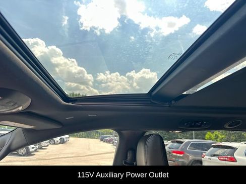 Used 2021 Chrysler Pacifica Limited w/ Uconnect Theater Family Group AWD/4WD image 23