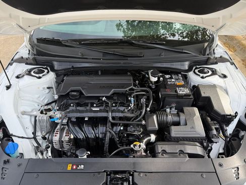 Used 2025 Kia K4 LXS image 33