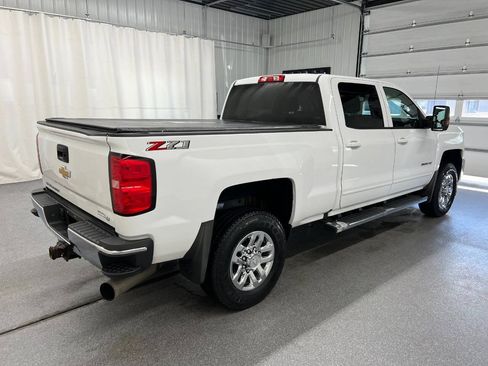 Used 2018 Chevrolet Silverado 3500 LT w/ LT Convenience Package AWD/4WD image 4
