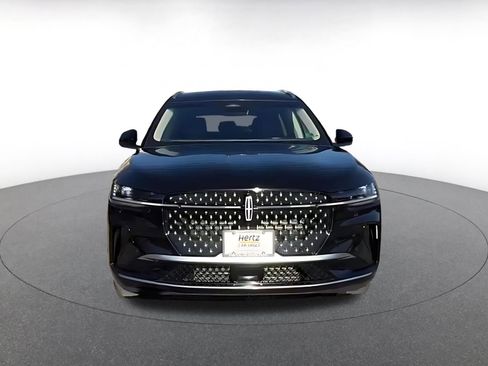 Used 2024 Lincoln Nautilus Reserve image 3