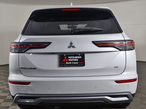New 2026 Mitsubishi Outlander SE image 15