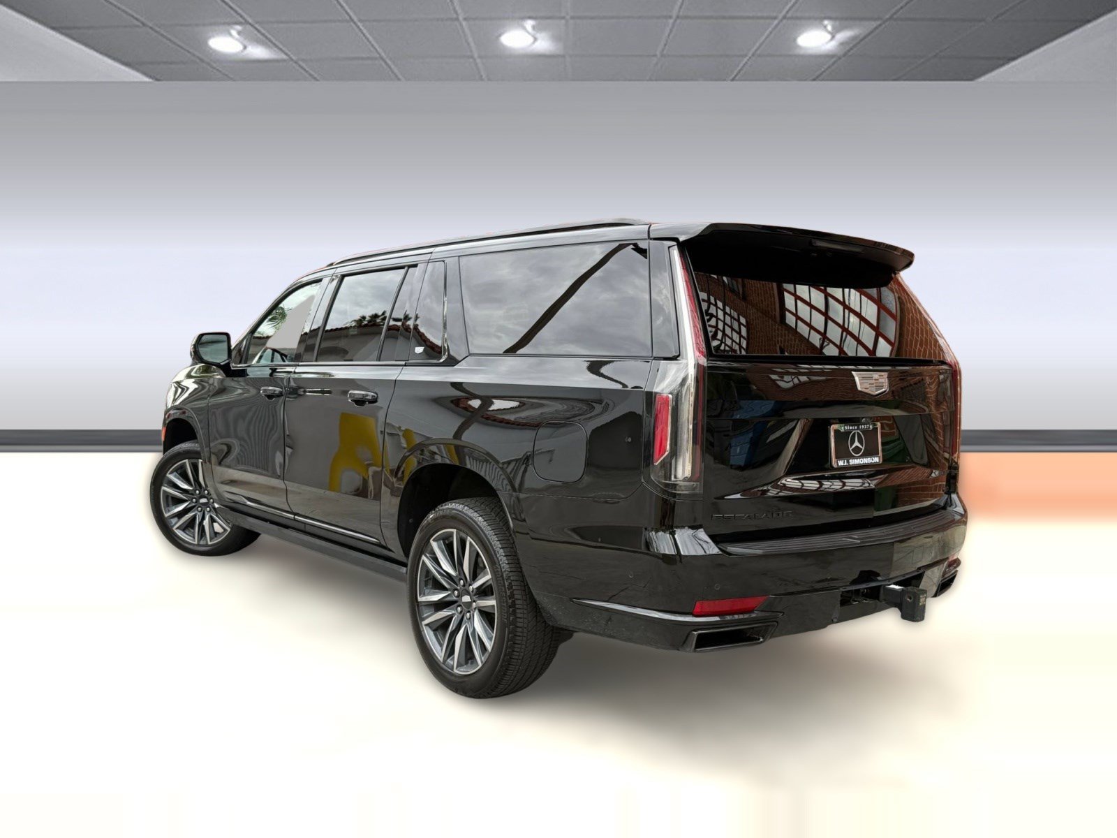 Used 2021 Cadillac Escalade ESV Sport Platinum w/ Heavy-Duty Trailer Package AWD/4WD image 3