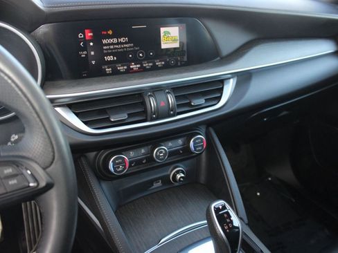 Used 2022 Alfa Romeo Stelvio Ti image 23