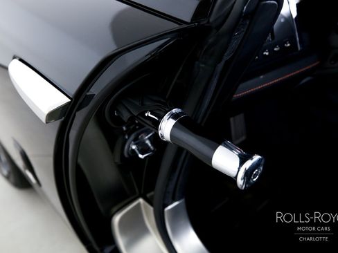 Used 2019 Rolls-Royce Dawn RWD image 17
