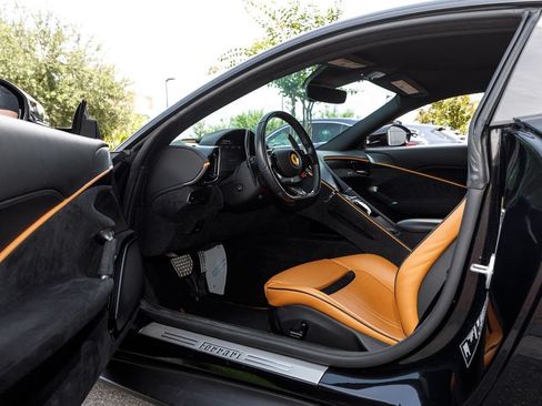 Used 2022 Ferrari Roma RWD image 24