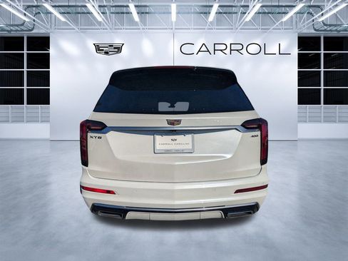 Used 2022 Cadillac XT6 Premium Luxury image 4