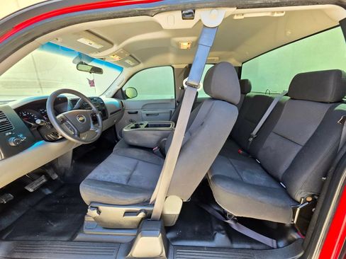 Used 2010 Chevrolet Silverado 1500 W/T RWD image 13
