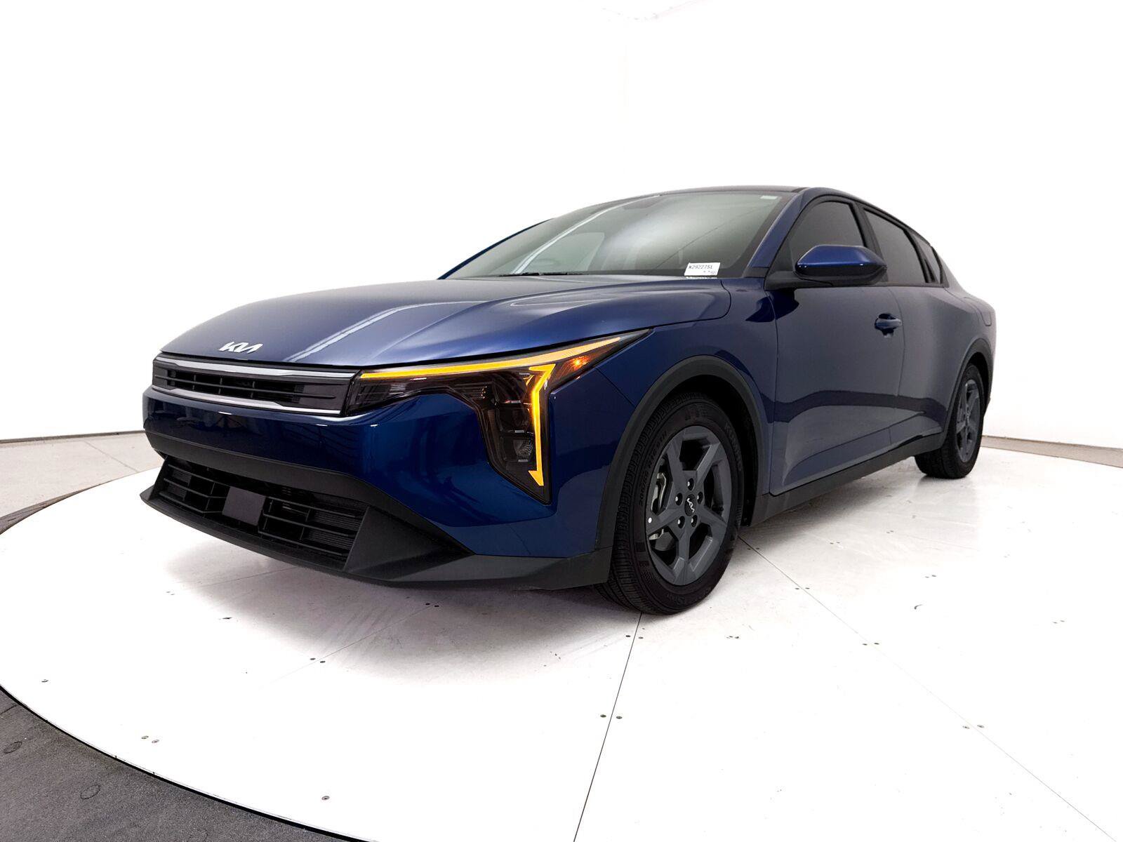 Used 2025 Kia K4 FWD image 13