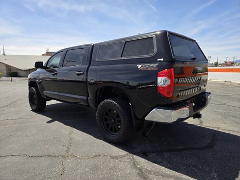 Used 2016 Toyota Tundra SR5 w/ SR5 Upgrade Package AWD/4WD image 3