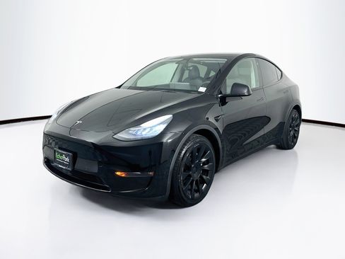 Used 2021 Tesla Model Y Long Range AWD/4WD image 3