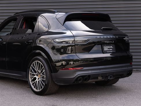 Certified 2023 Porsche Cayenne S Platinum AWD/4WD image 11