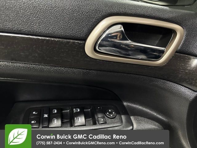 Used 2016 Jeep Grand Cherokee Laredo w/ Quick Order Package 23E AWD/4WD image 28