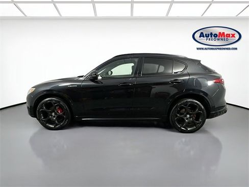 Used 2023 Alfa Romeo Stelvio Veloce image 9