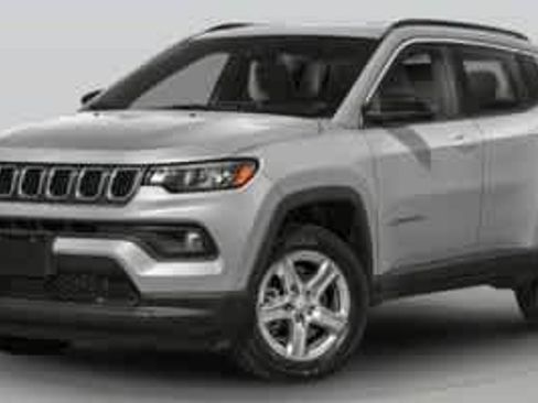 Used 2024 Jeep Compass Latitude AWD/4WD image 1