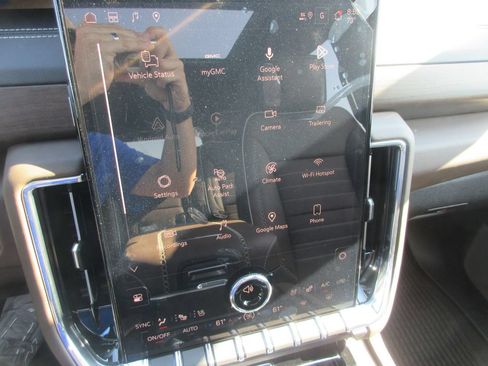 New 2026 GMC Yukon Denali Ultimate AWD/4WD image 19