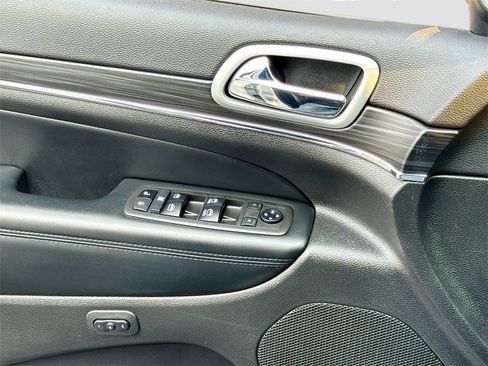 Used 2021 Jeep Grand Cherokee Limited image 26