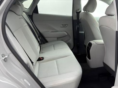 Used 2024 Hyundai Kona SEL AWD/4WD image 18