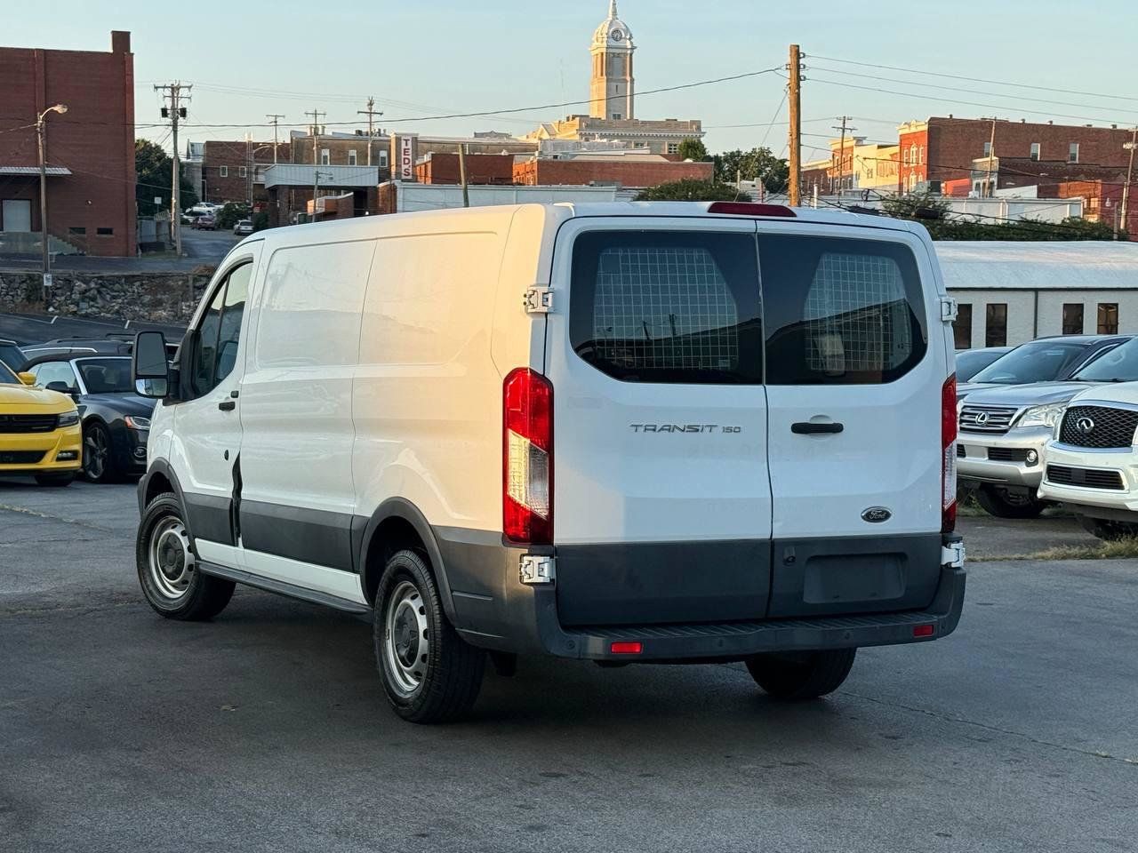 Used 2016 Ford Transit 150 130 Low Roof RWD image 4