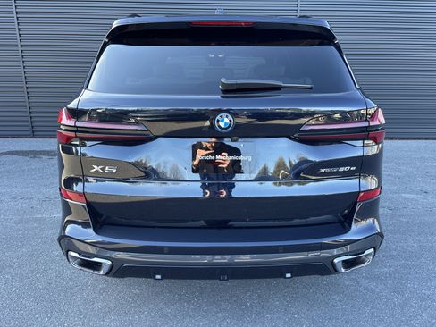 Used 2025 BMW X5 xDrive50e w/ M Sport Package image 4
