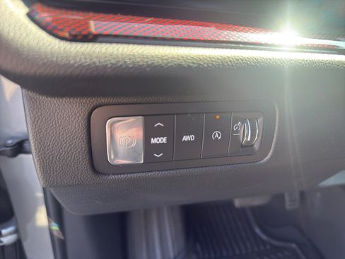 Used 2024 Chevrolet Traverse RS AWD/4WD image 18