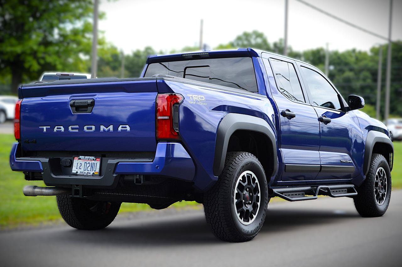 Used 2024 Toyota Tacoma TRD Off-Road w/ TRD Off Road Upgrade Package AWD/4WD image 5