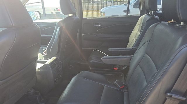 Used 2017 Honda Pilot Elite image 12