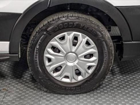 Used 2022 Ford E-Transit 148 High Roof Extended RWD image 27