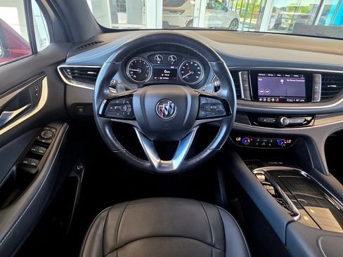 Used 2023 Buick Enclave Essence AWD/4WD image 21
