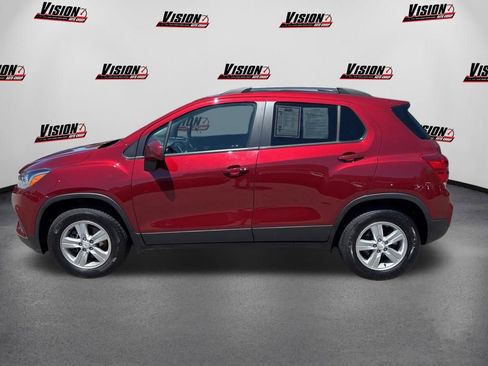 Used 2021 Chevrolet Trax LT w/ LT Convenience Package AWD/4WD image 6